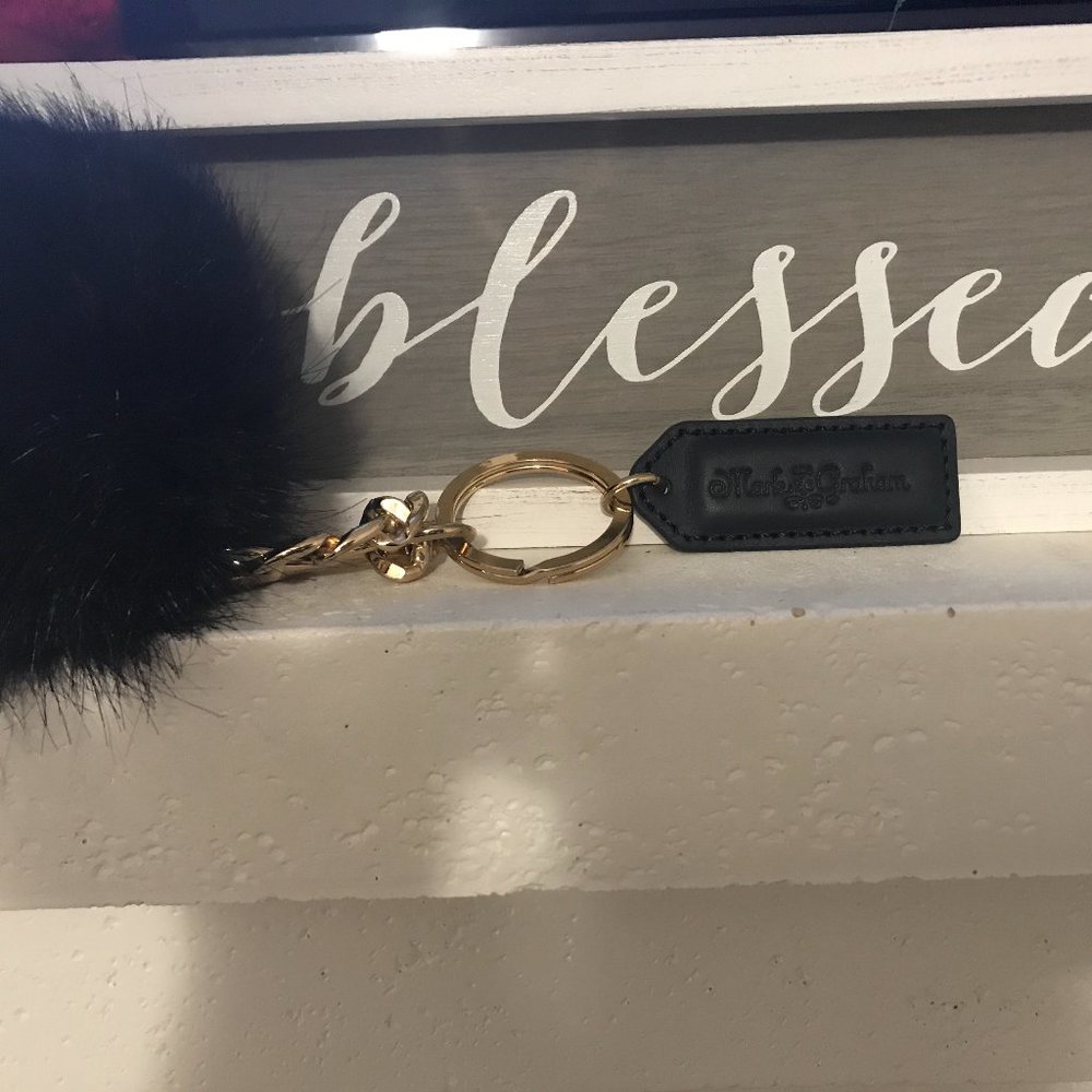 POM POM KEYCHAIN